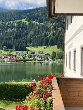 Wohnung Mit Balkon Und 2 Schlafzimmer